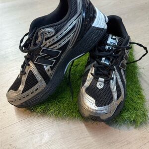 New Balance Black and Silver Athletic Sneakers